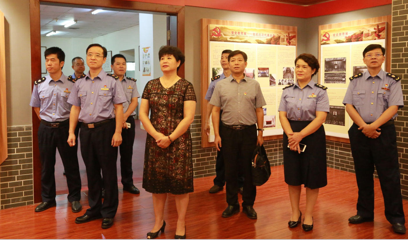 市委常委、组织部部长黄丽娟到市工商局调研