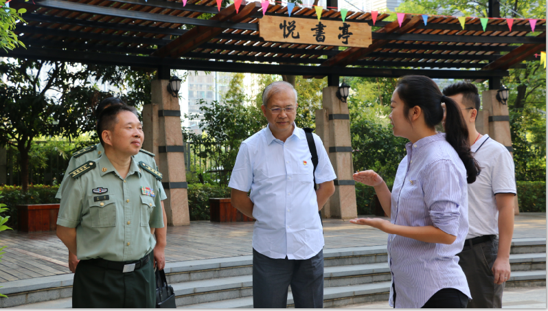 市党代表们到阳光100彩虹城小区实地走访调研